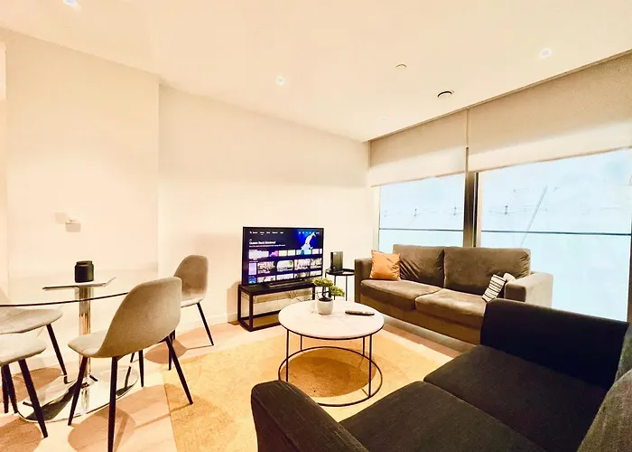 O2 Arena 2Bedroom Flat, London 05