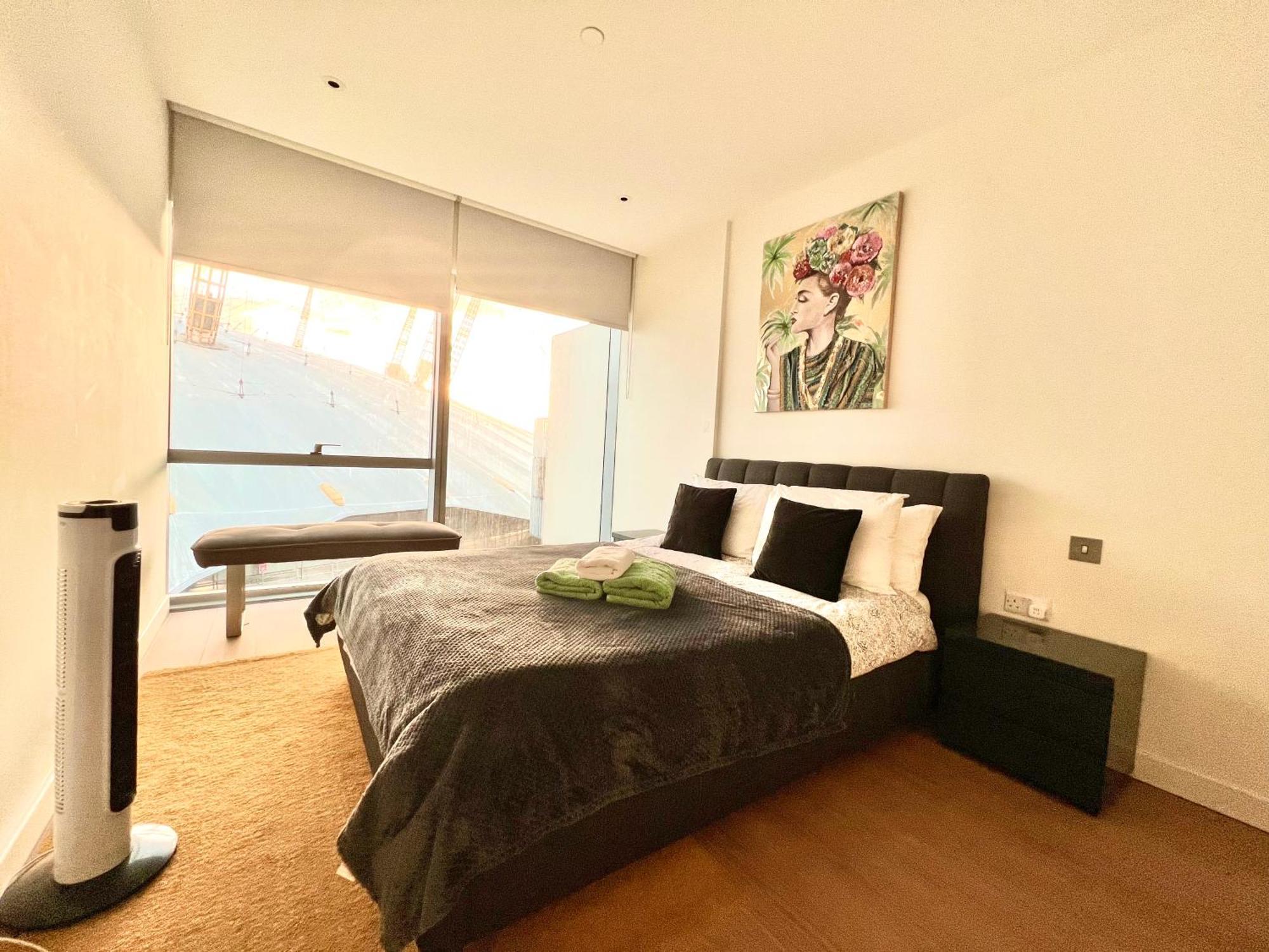 O2 Arena 2bedroom Flat, 05 Londen